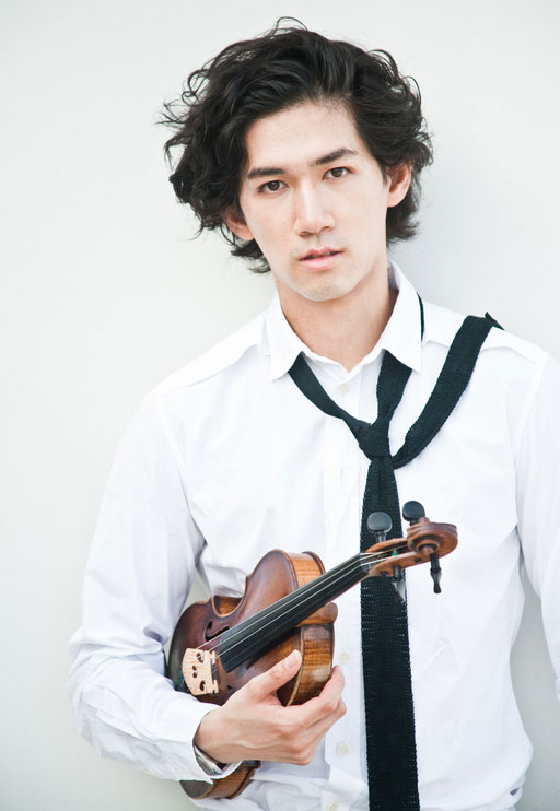 Iskandar Widjaja mit seiner Violine